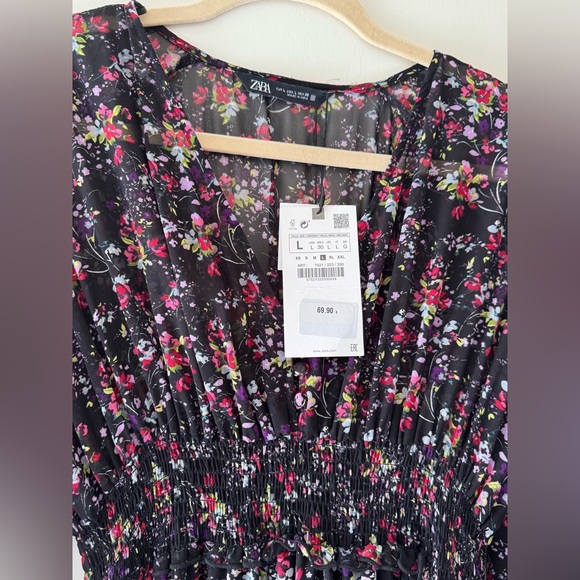 NWT! Floral Maxi Dress - Picture 5 of 5
